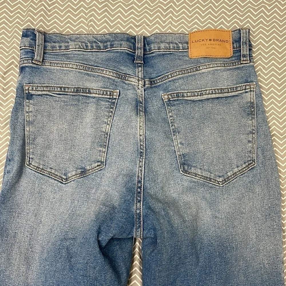 Lucky brand distressed denim jeans